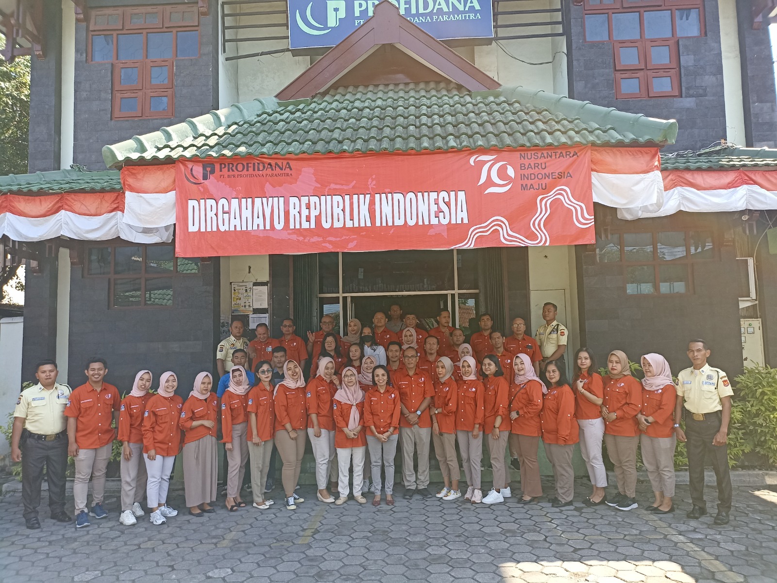 Upacara Bendera dalam rangka Dirgahayu Republik Indonesia ke 79 BPR Profidana Paramitra